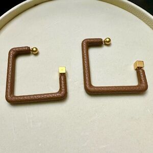 Elegant Brown peebled leather KHOI Square Earrings